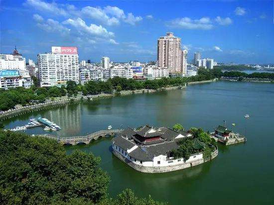 九江經(jīng)開區(qū)聚焦高端裝備制造、新材料新能源結(jié)碩果