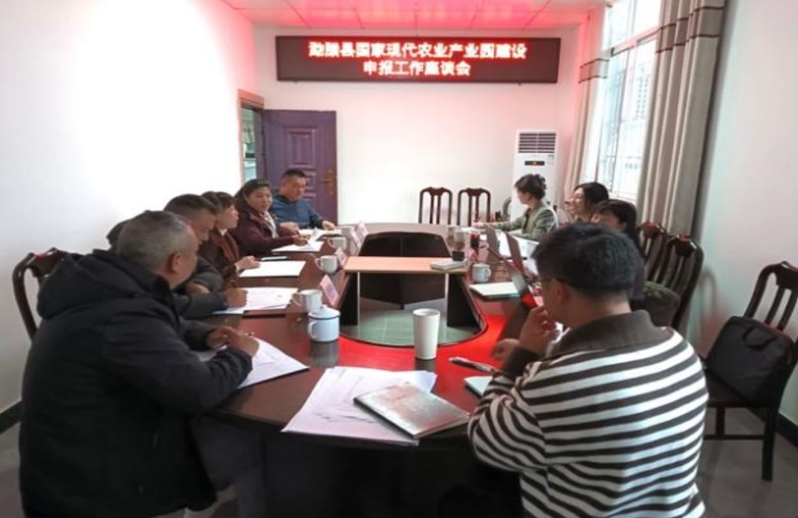 我院團(tuán)隊走入“中國天然橡膠第一縣”，與勐臘共赴國家現(xiàn)代農(nóng)業(yè)產(chǎn)業(yè)園建設(shè)之